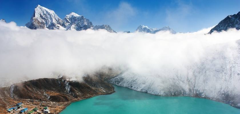Everest Gokyo valley and Renjo pass